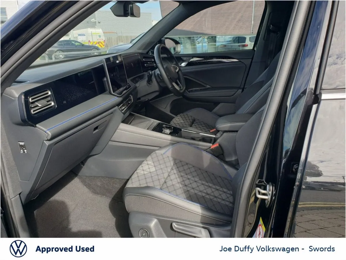 Volkswagen Tiguan SUV, Petrol Plug-in Hybrid, 2025, Black
