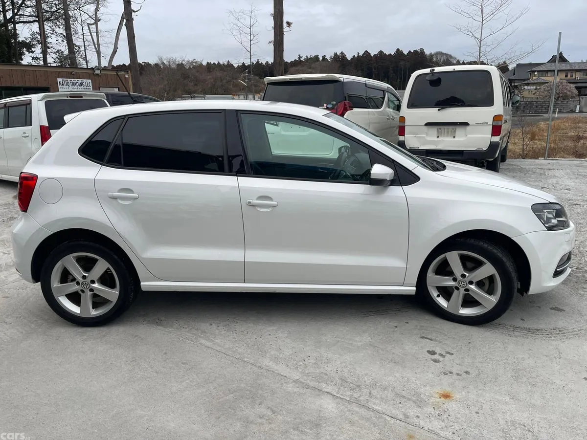 Volkswagen Polo Hatchback, Petrol, 2017, White