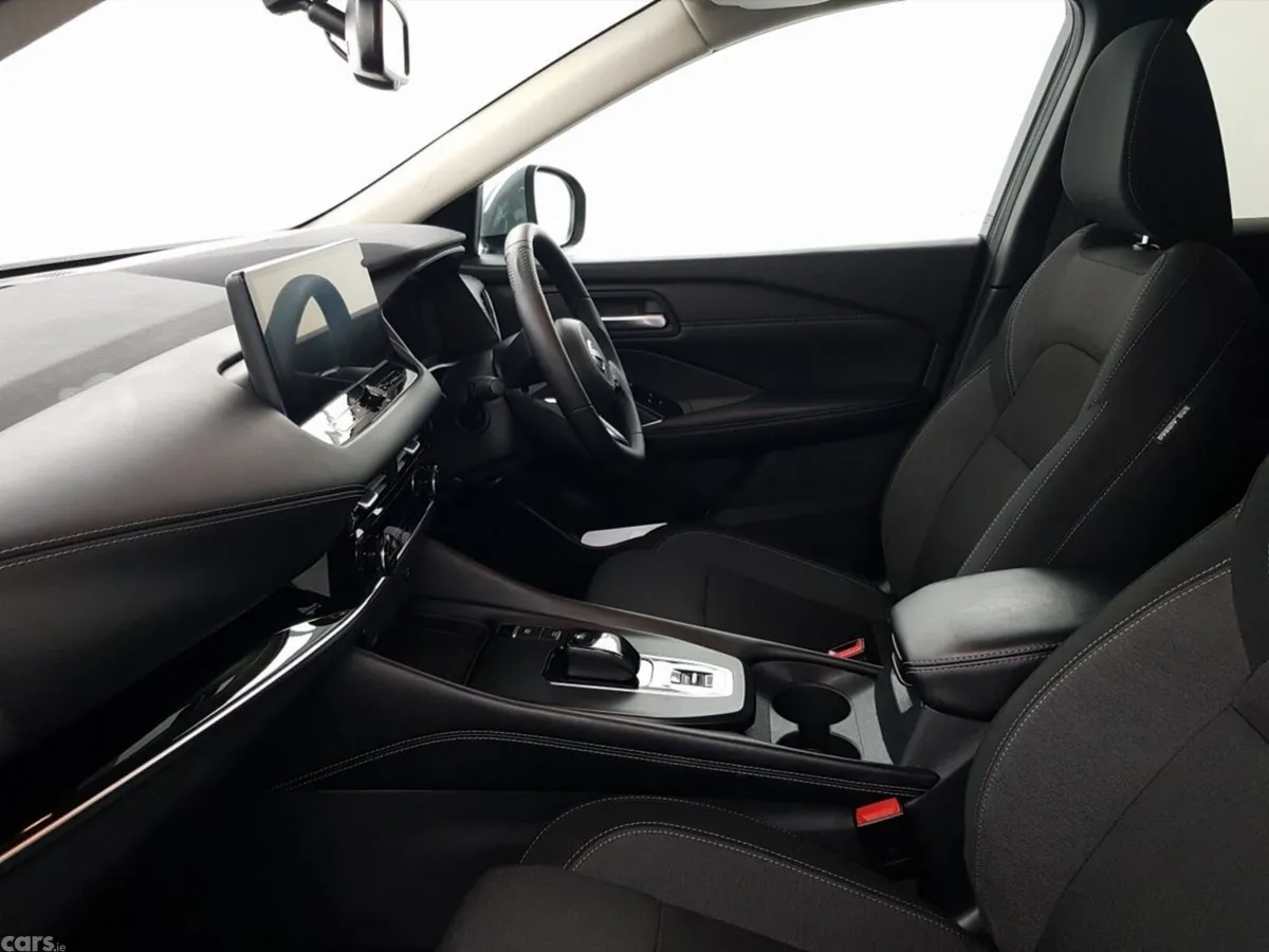 Nissan Qashqai MPV, Petrol, 2024, Grey