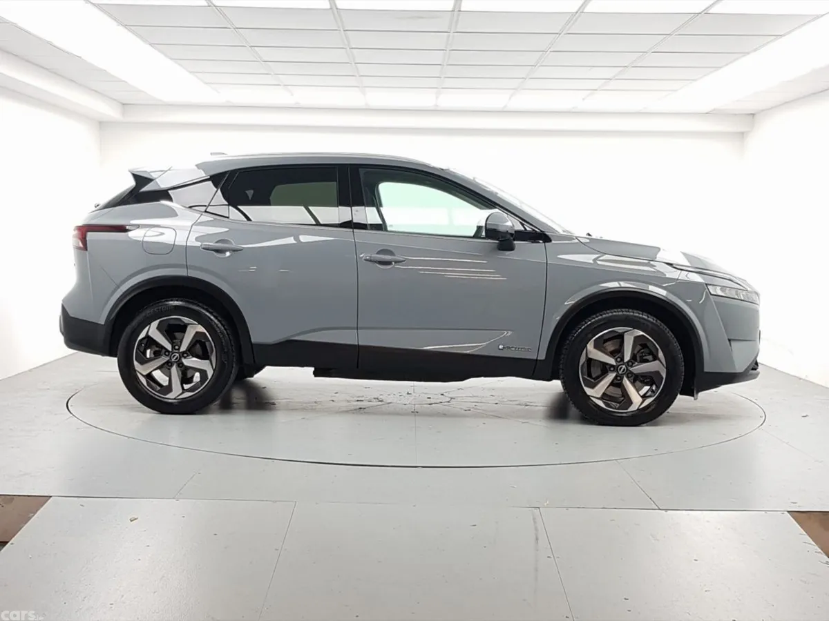 Nissan Qashqai MPV, Petrol, 2024, Grey