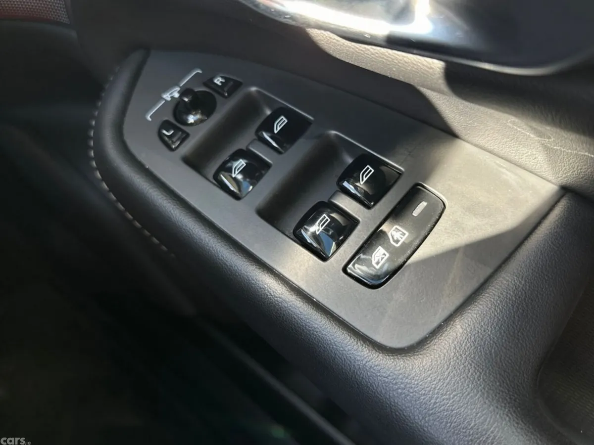 Volvo XC90 SUV, Petrol Plug-in Hybrid, 2023, Blue