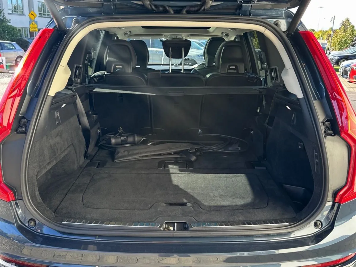 Volvo XC90 SUV, Petrol Plug-in Hybrid, 2023, Blue