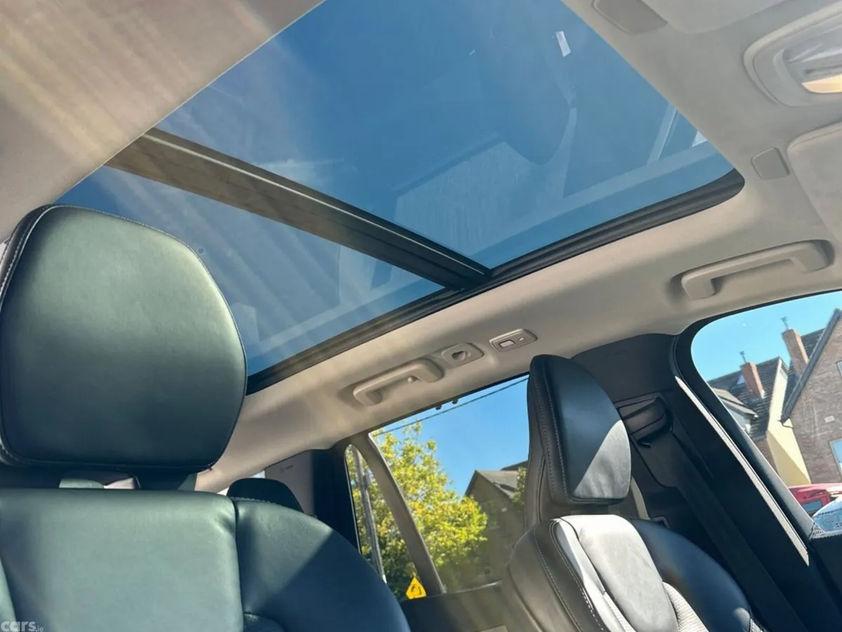 Volvo XC90 SUV, Petrol Plug-in Hybrid, 2023, Blue