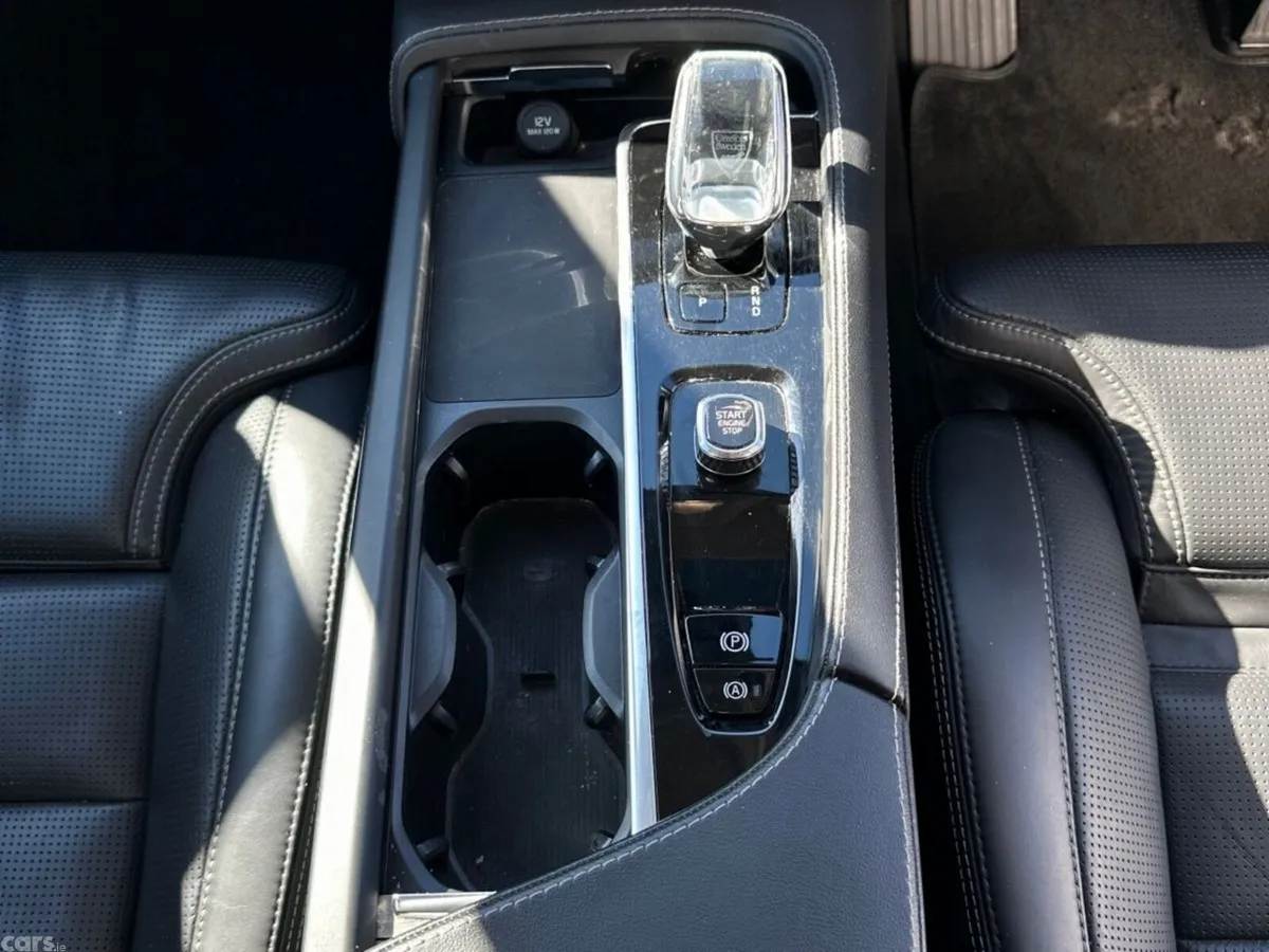 Volvo XC90 SUV, Petrol Plug-in Hybrid, 2023, Blue