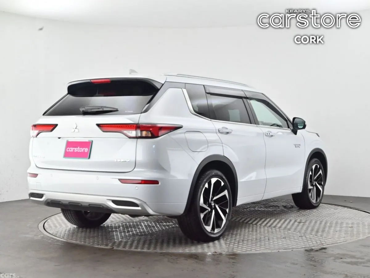 Mitsubishi Outlander SUV, Petrol Plug-in Hybrid, 2023, White