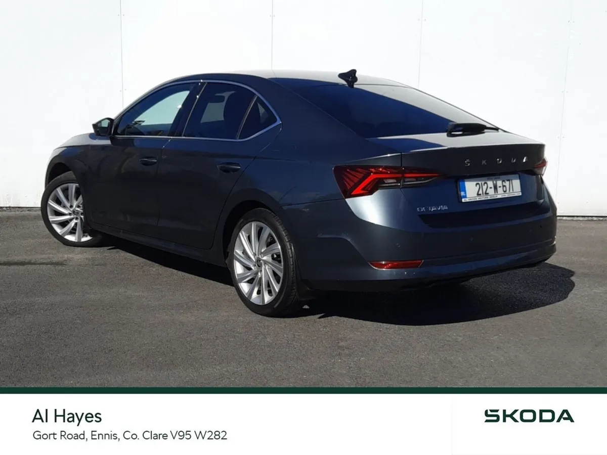 Skoda Octavia Saloon, Diesel, 2021, Grey