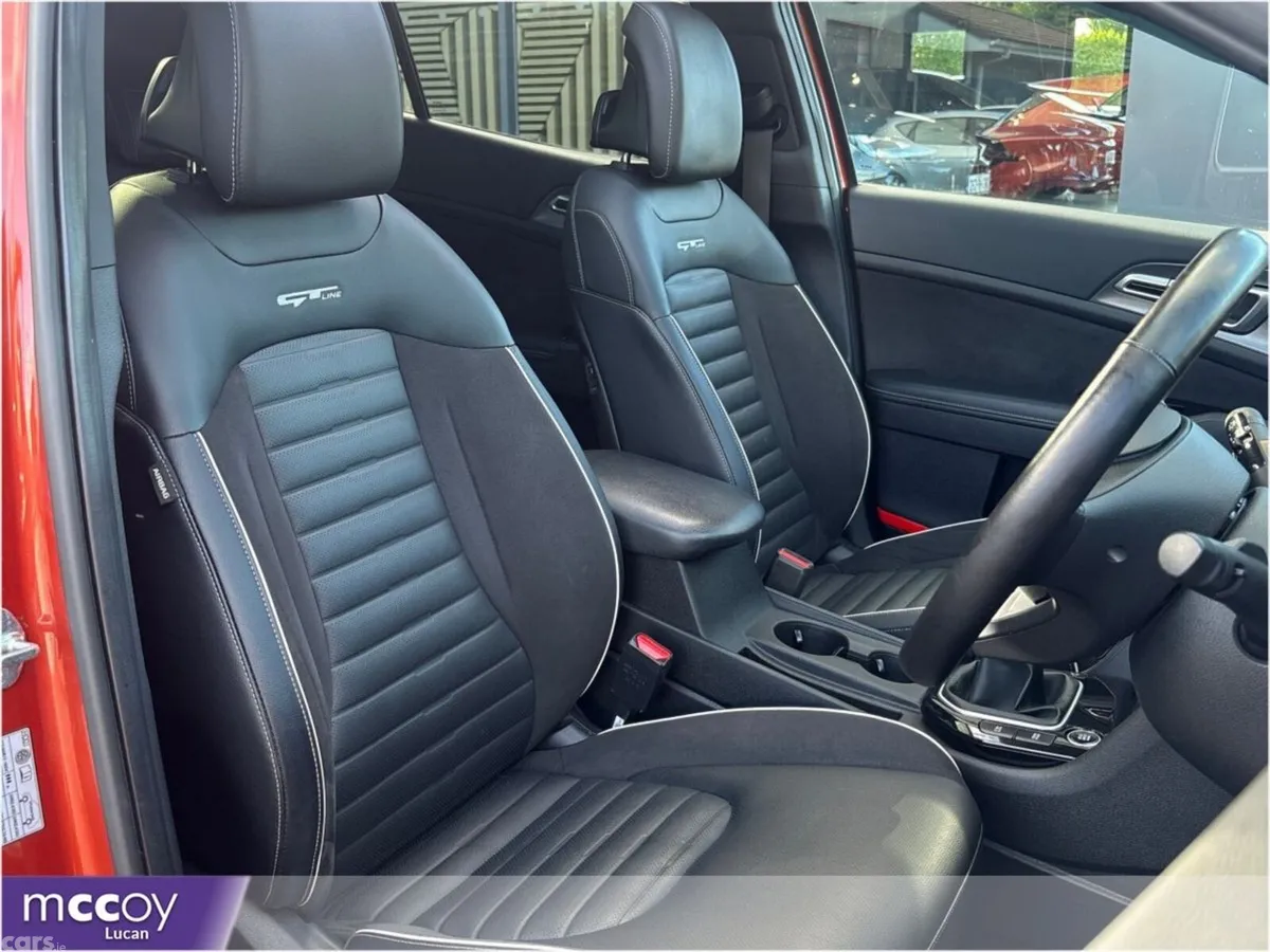 Kia Sportage SUV, Diesel Hybrid, 2023, Orange