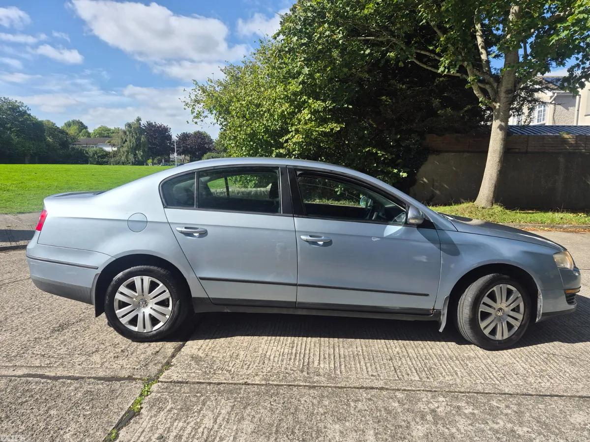 Volkswagen Passat Saloon, Diesel, 2009, Blue