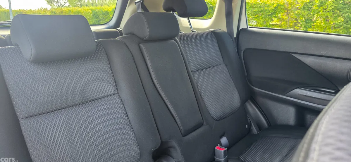 Mitsubishi Outlander SUV, Diesel, 2016, White