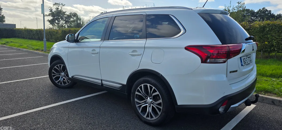 Mitsubishi Outlander SUV, Diesel, 2016, White