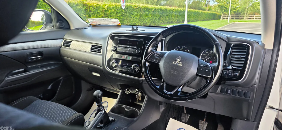 Mitsubishi Outlander SUV, Diesel, 2016, White
