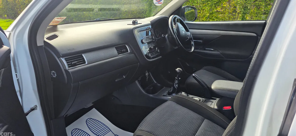 Mitsubishi Outlander SUV, Diesel, 2016, White
