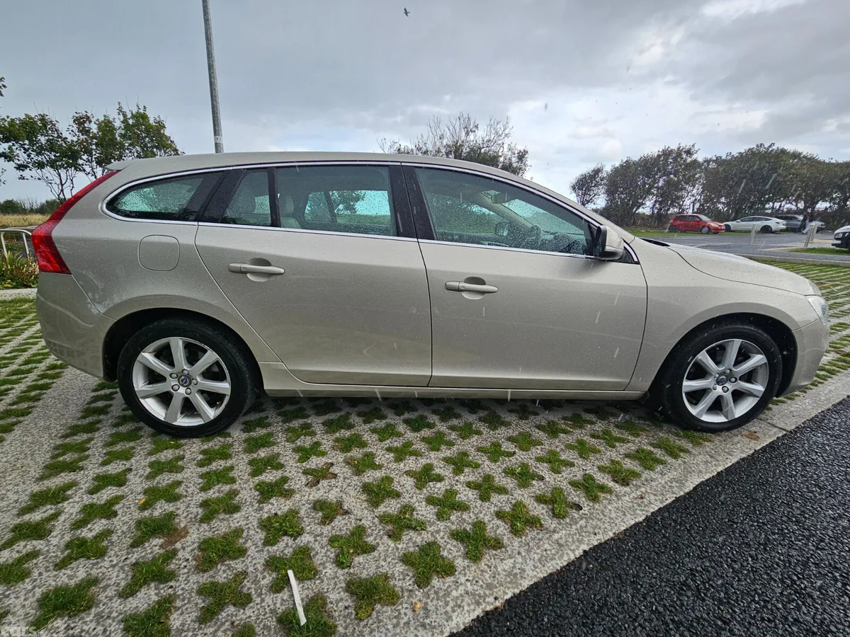 Volvo V60 Estate, Diesel, 2017, Gold