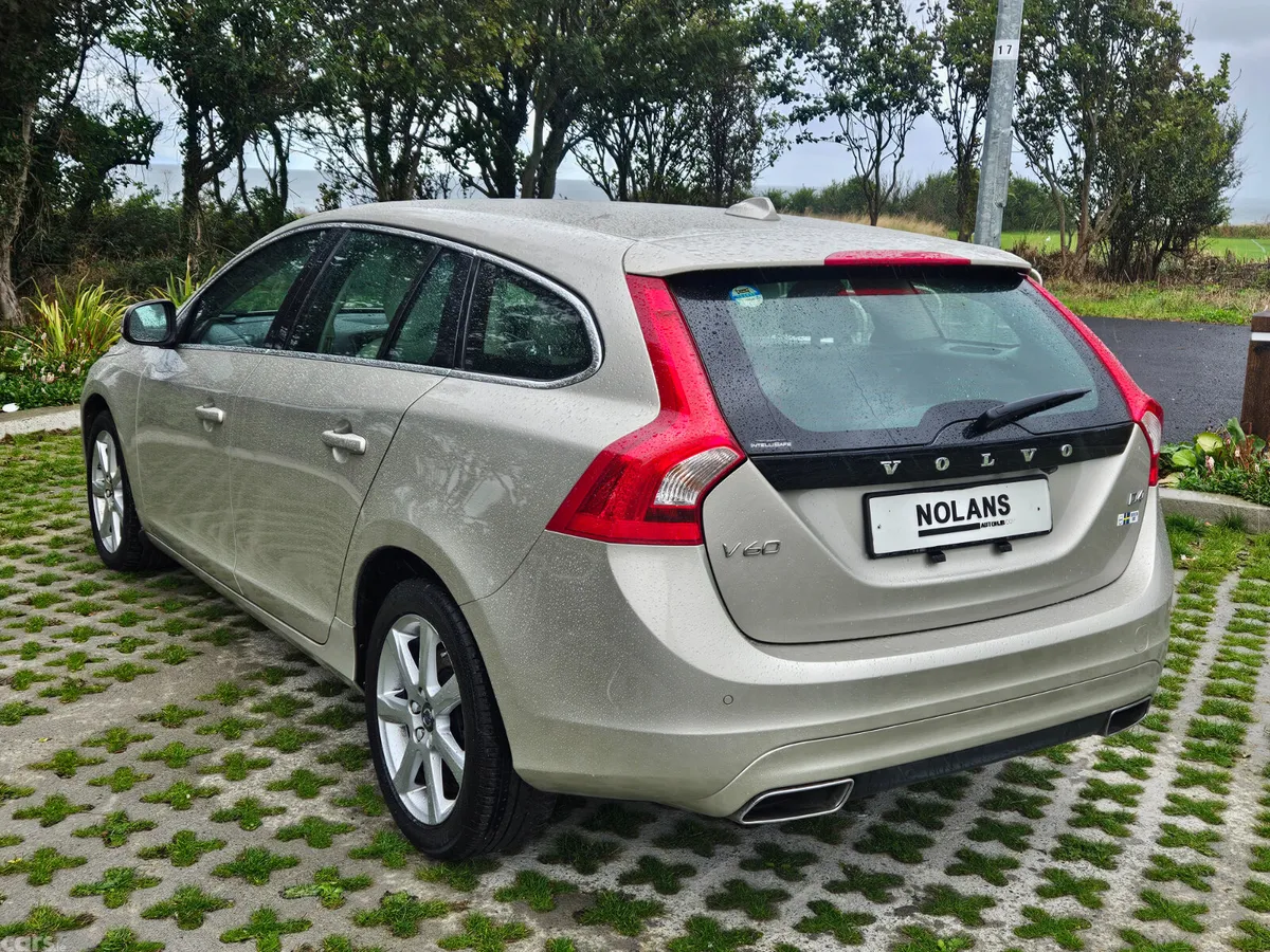 Volvo V60 Estate, Diesel, 2017, Gold