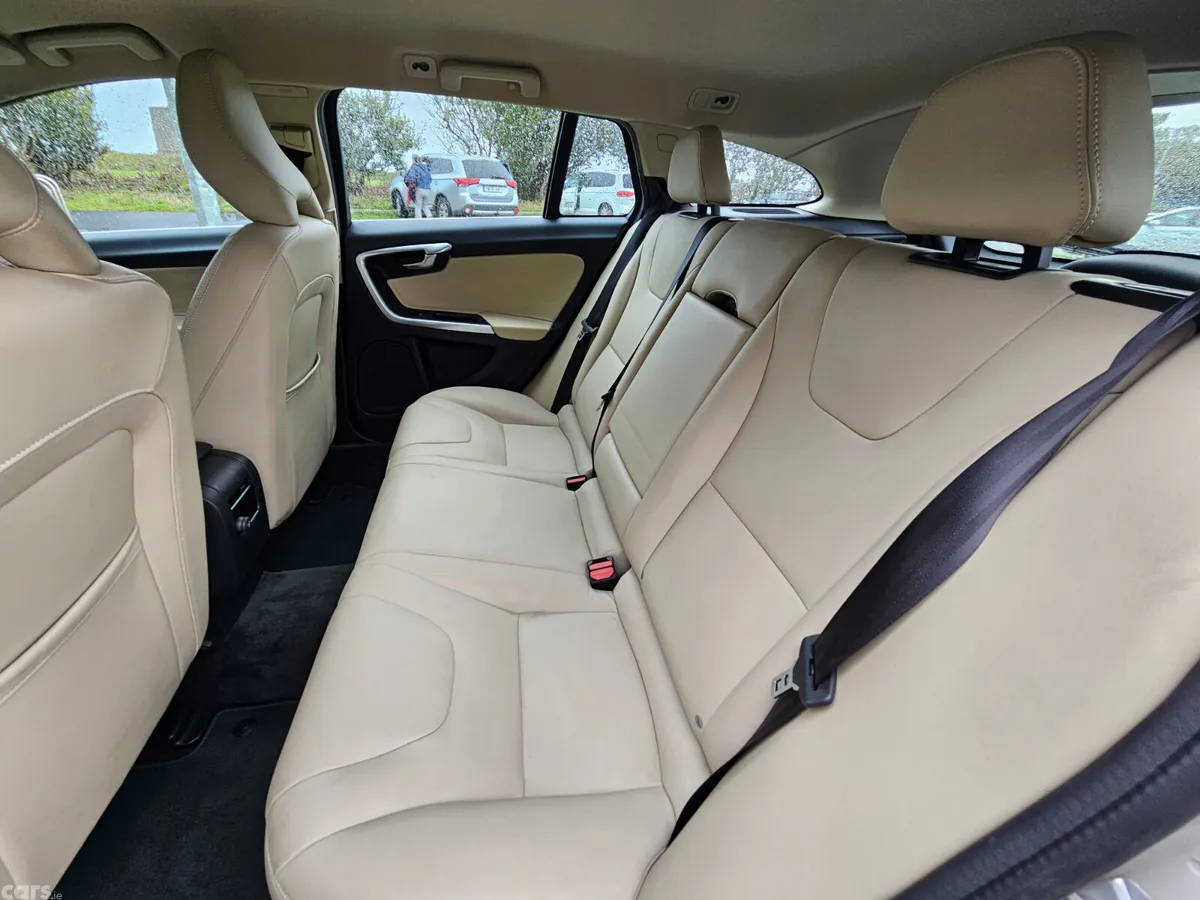 Volvo V60 Estate, Diesel, 2017, Gold