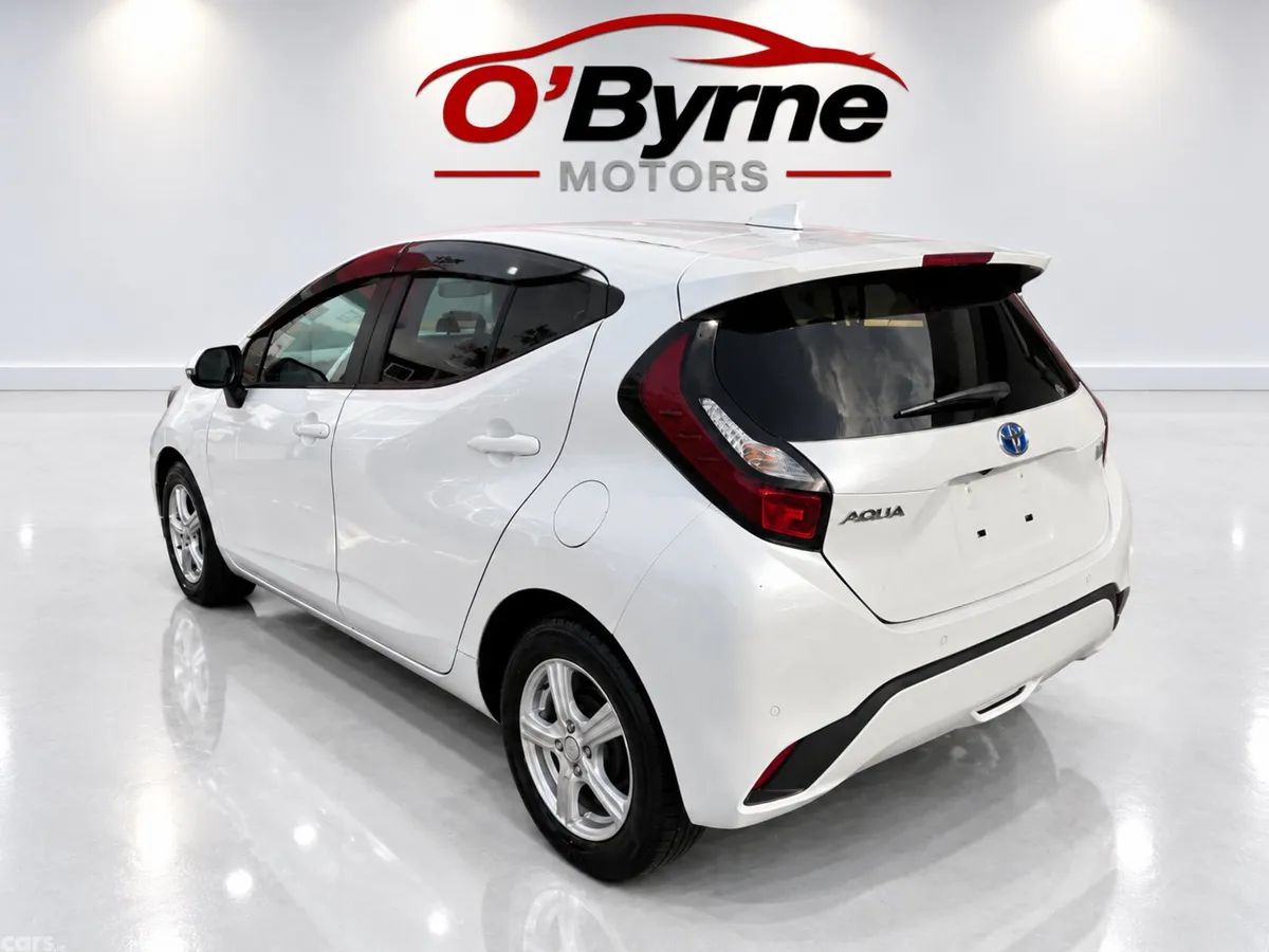 Toyota Aqua Hatchback, Petrol Hybrid, 2023, White