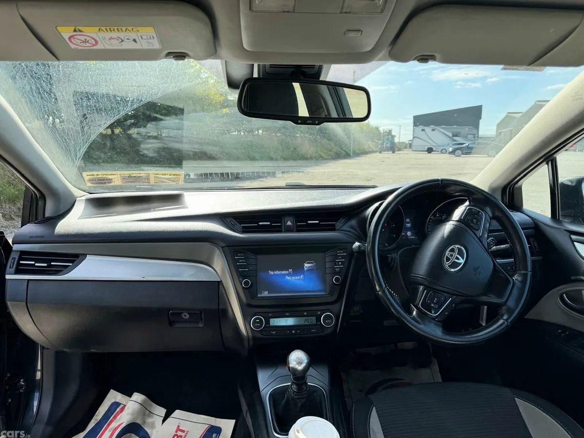 Toyota Avensis Saloon, Diesel, 2017, Grey