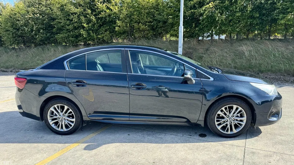 Toyota Avensis Saloon, Diesel, 2017, Grey