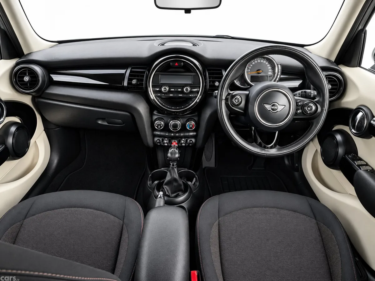 Mini Cooper Hatchback, Petrol, 2015, Grey