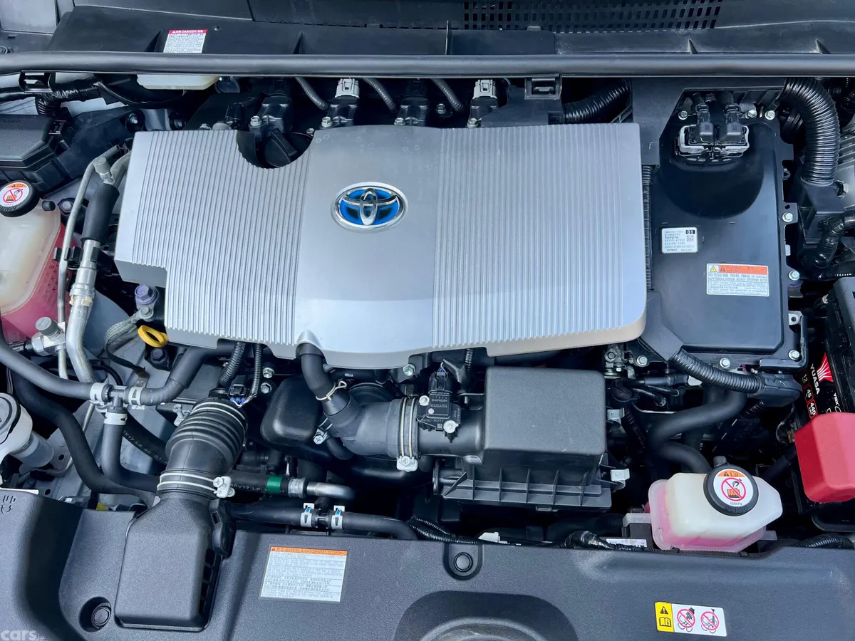 Toyota Prius Hatchback, Petrol Hybrid, 2019, White