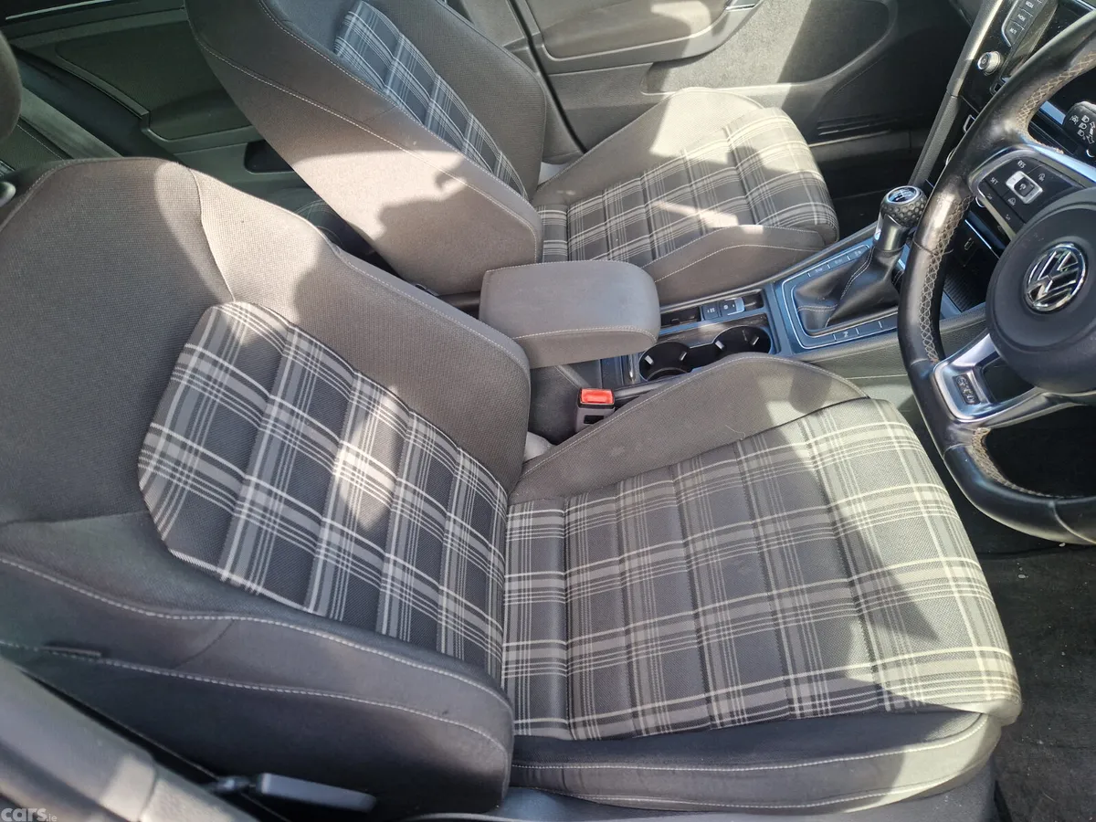 Volkswagen Golf Hatchback, Diesel, 2015, Grey