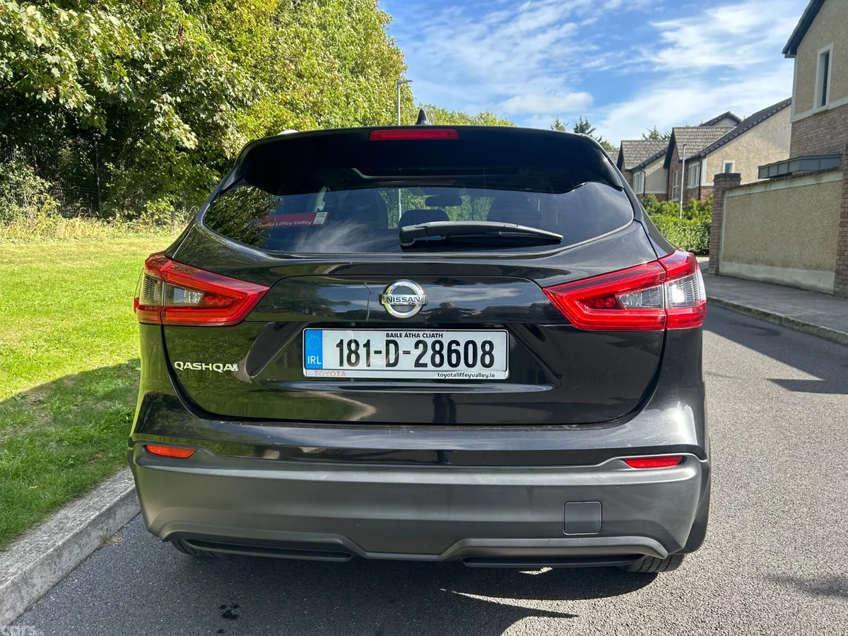 Nissan Qashqai MPV, Petrol, 2018, Black