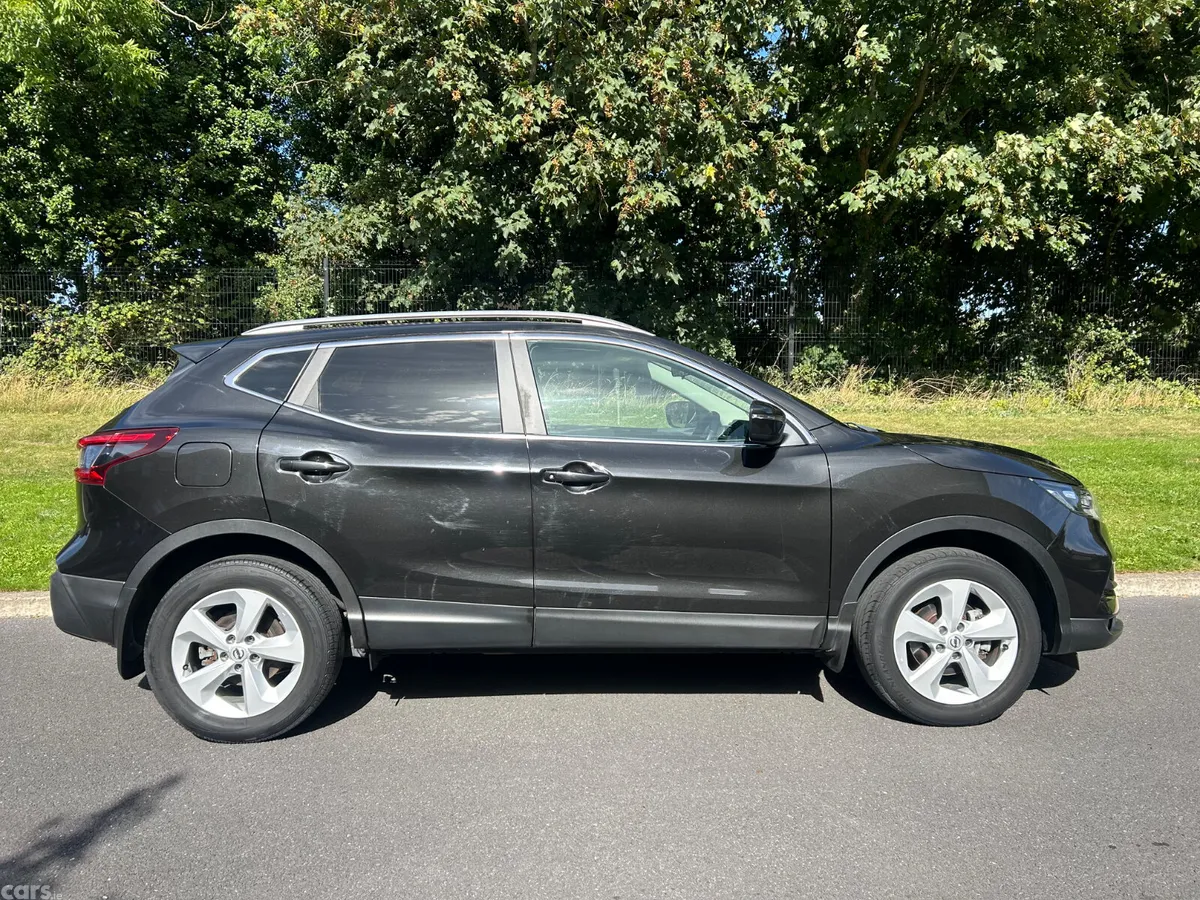 Nissan Qashqai MPV, Petrol, 2018, Black