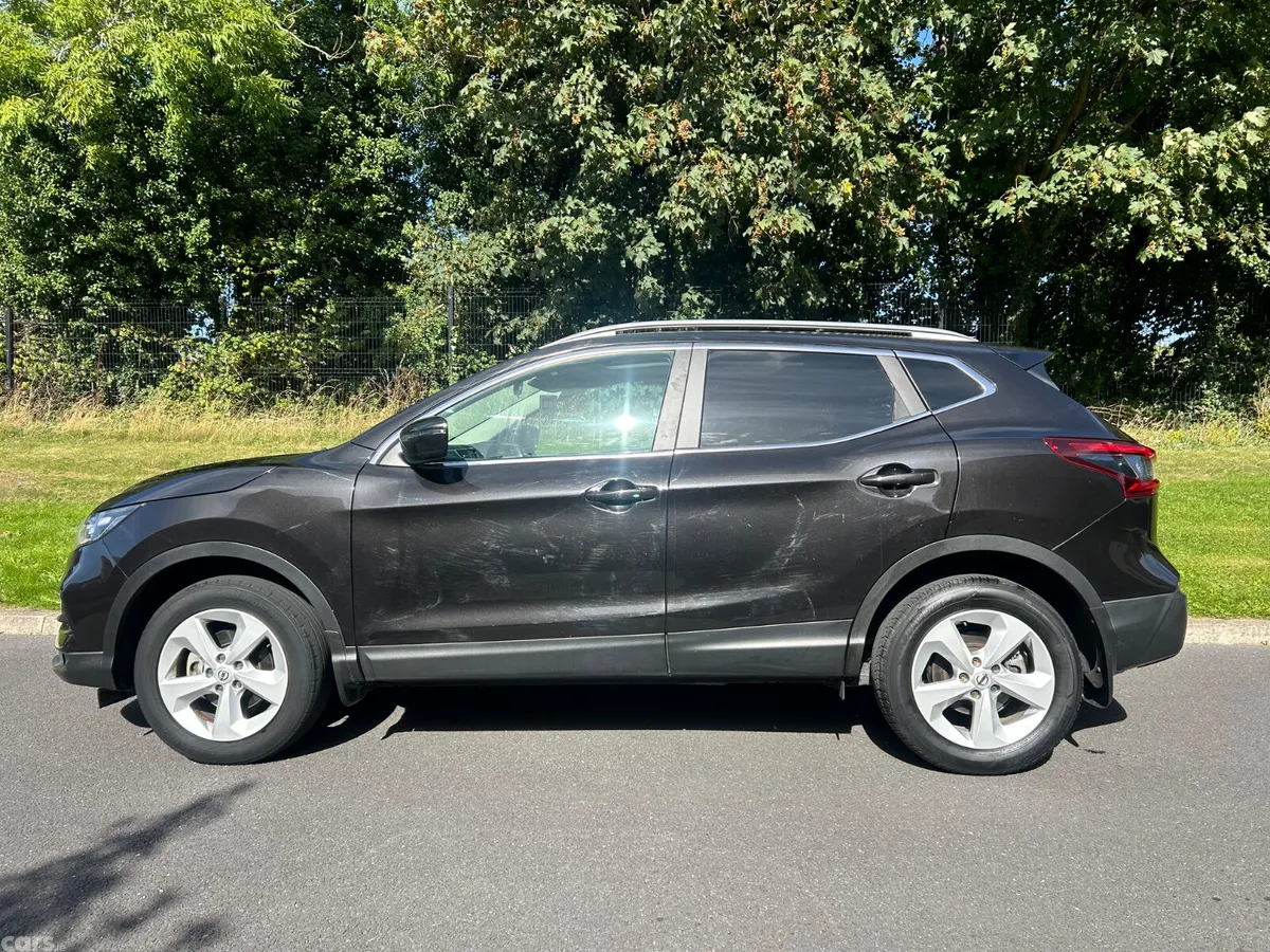Nissan Qashqai MPV, Petrol, 2018, Black