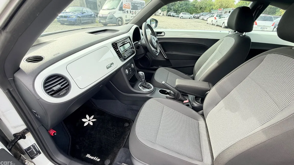 Volkswagen Beetle Hatchback, Petrol, 2015, White
