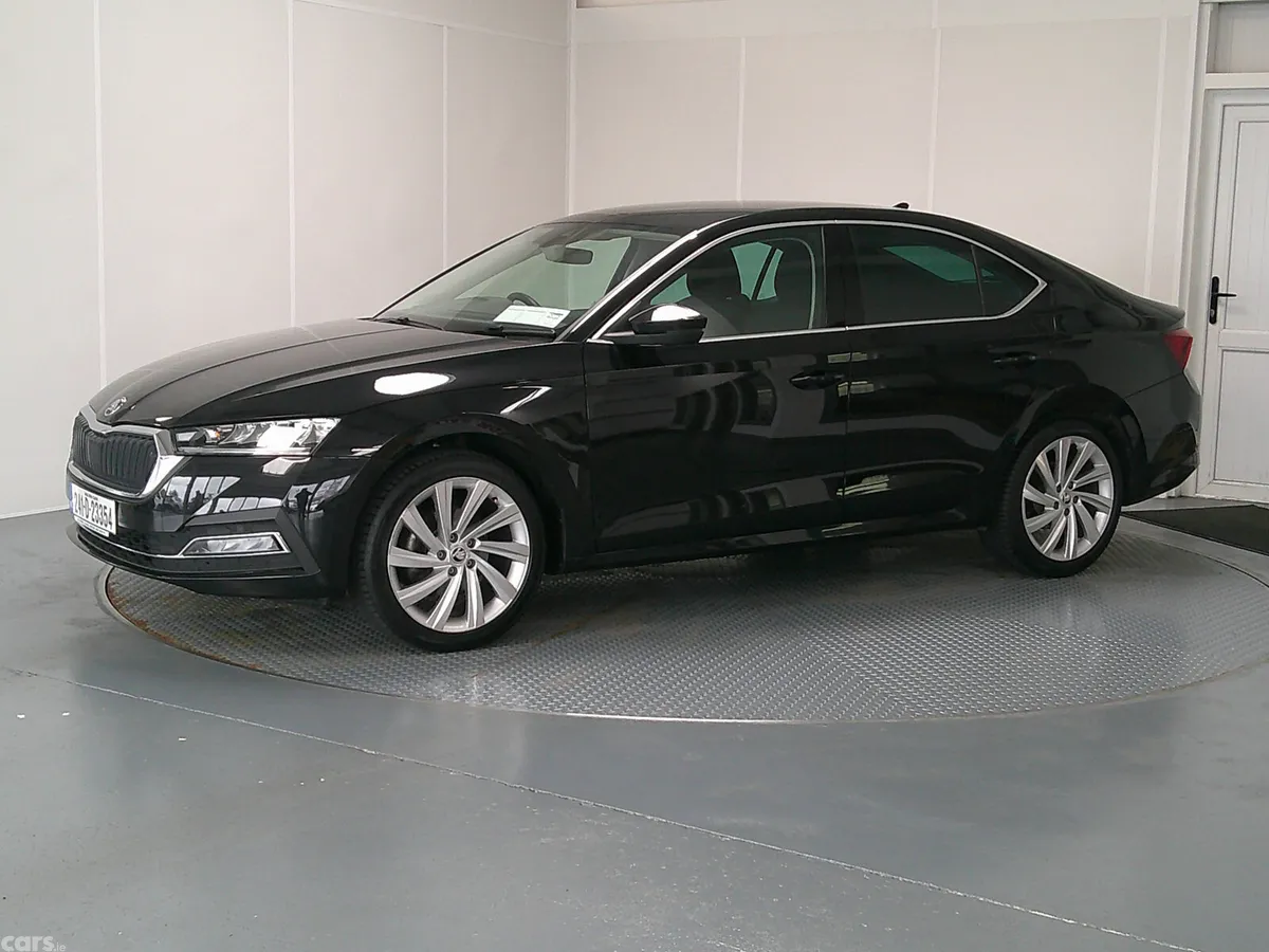 Skoda Octavia Saloon, Diesel, 2024, Black