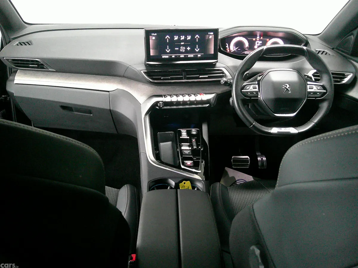 Peugeot 3008 MPV, Diesel, 2024, Black