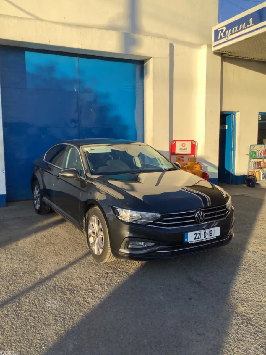 Volkswagen Passat Saloon, Diesel, 2022, Grey