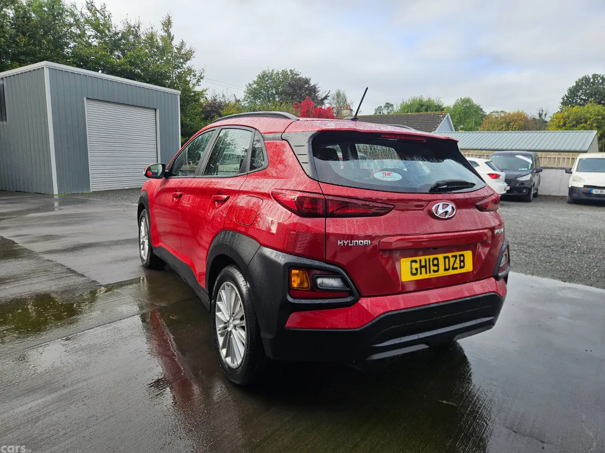 Hyundai KONA Hatchback, Petrol, 2019, Red