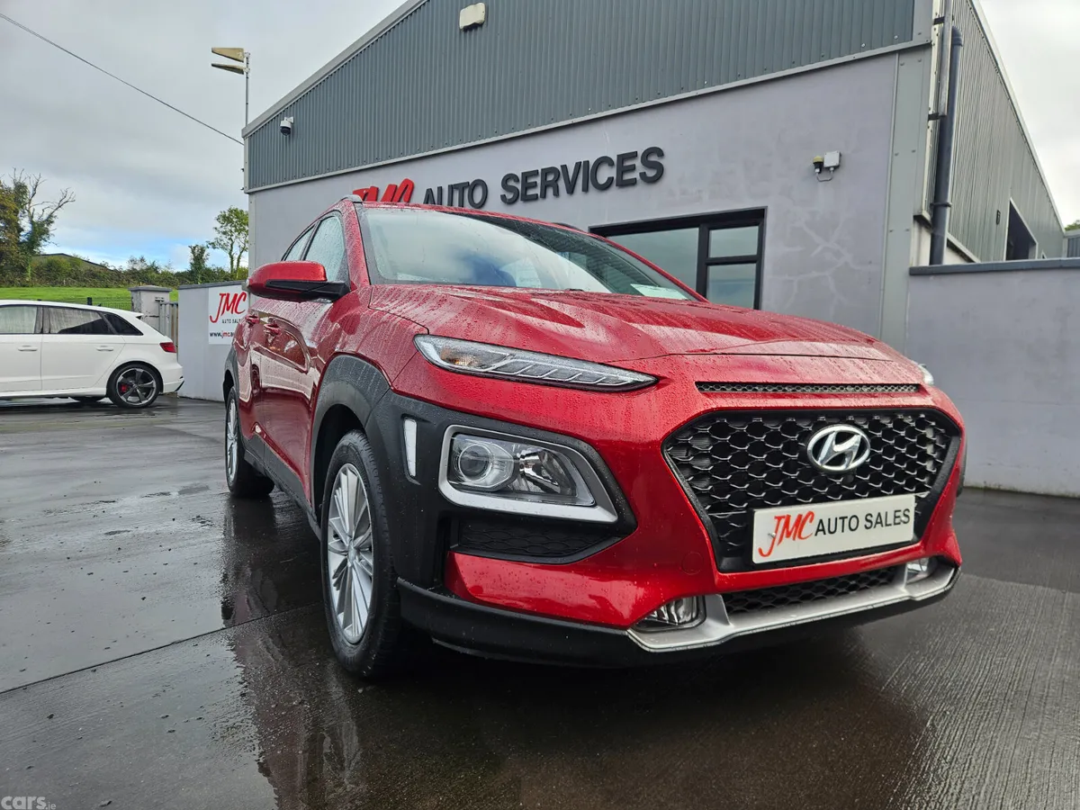 Hyundai KONA Hatchback, Petrol, 2019, Red