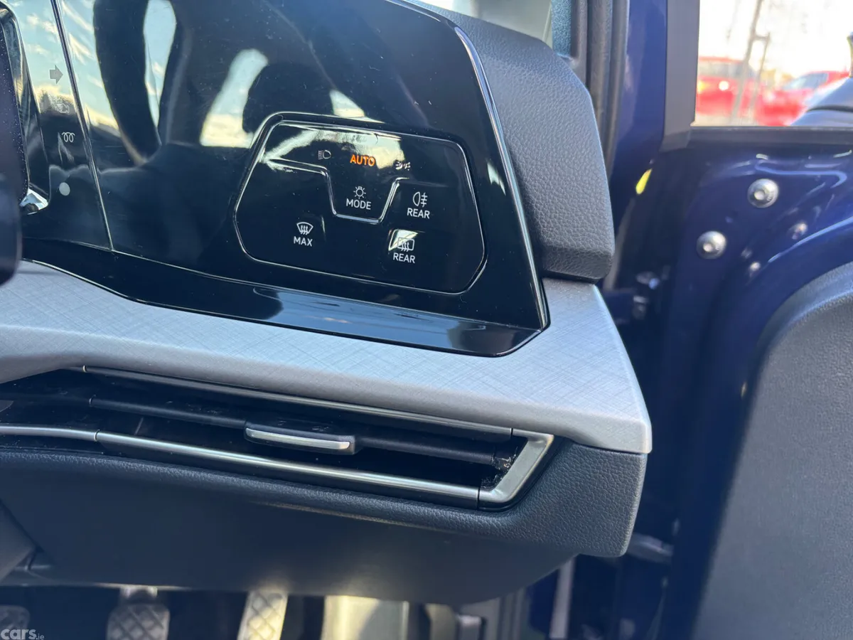 Volkswagen Golf Hatchback, Diesel, 2023, Blue