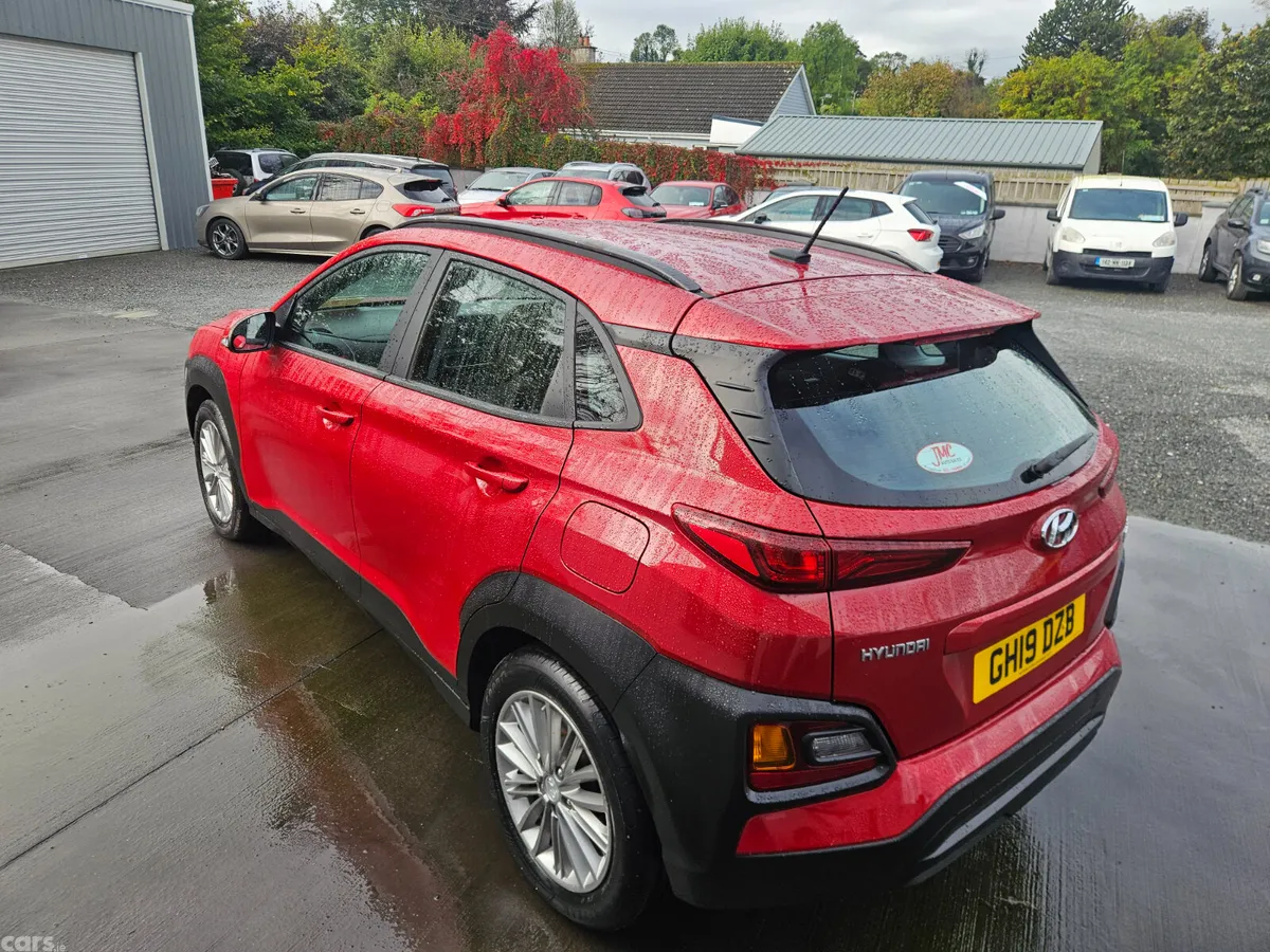 Hyundai KONA Hatchback, Petrol, 2019, Red