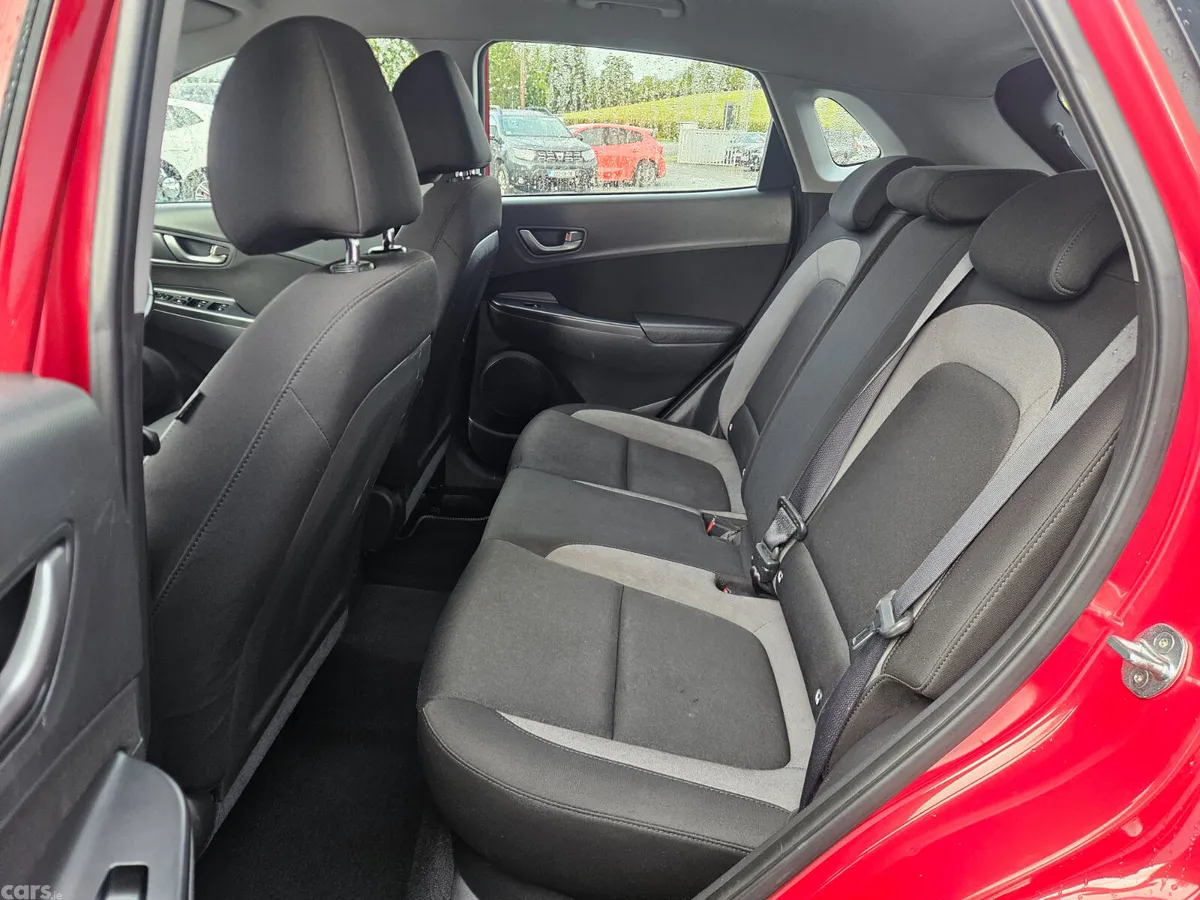 Hyundai KONA Hatchback, Petrol, 2019, Red