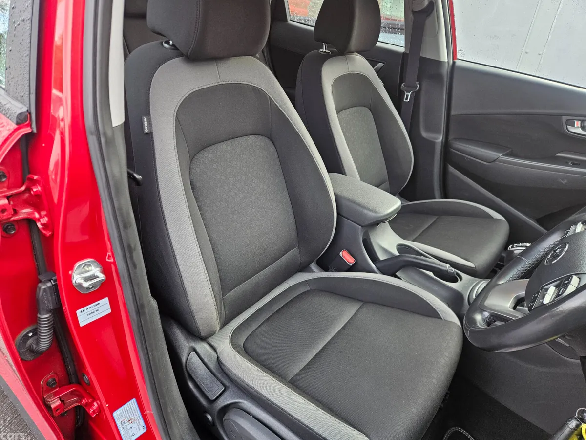 Hyundai KONA Hatchback, Petrol, 2019, Red