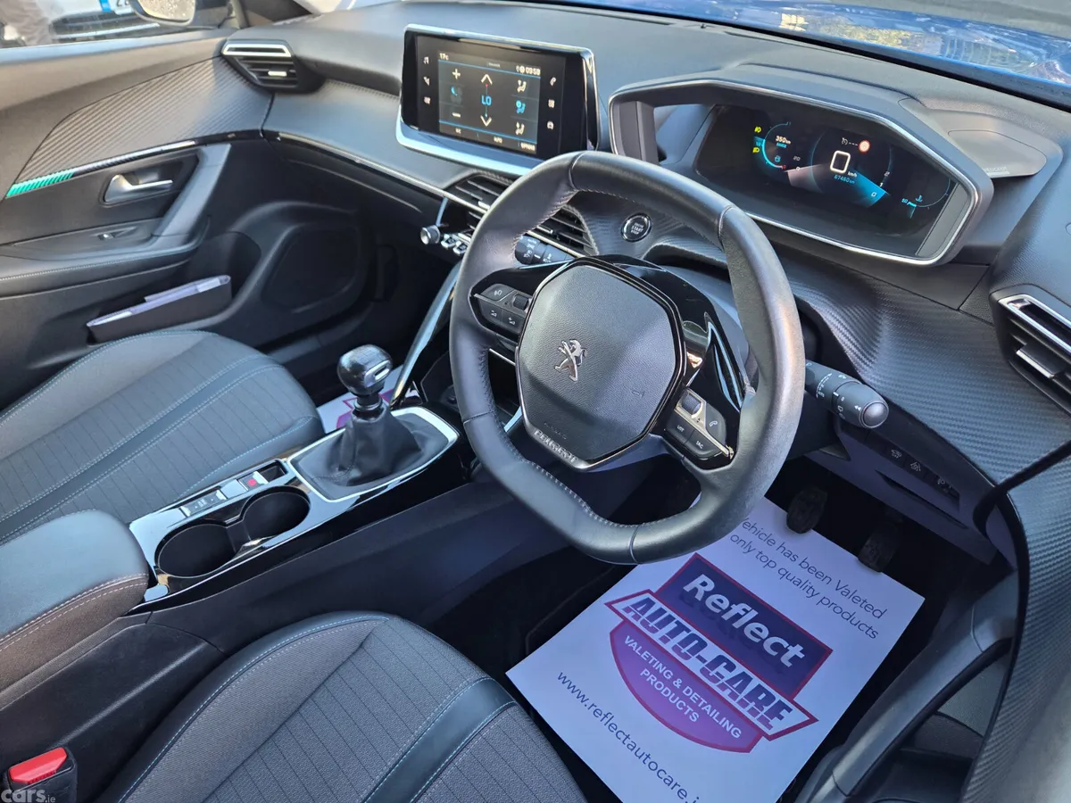 Peugeot 2008 MPV, Petrol, 2022, Blue
