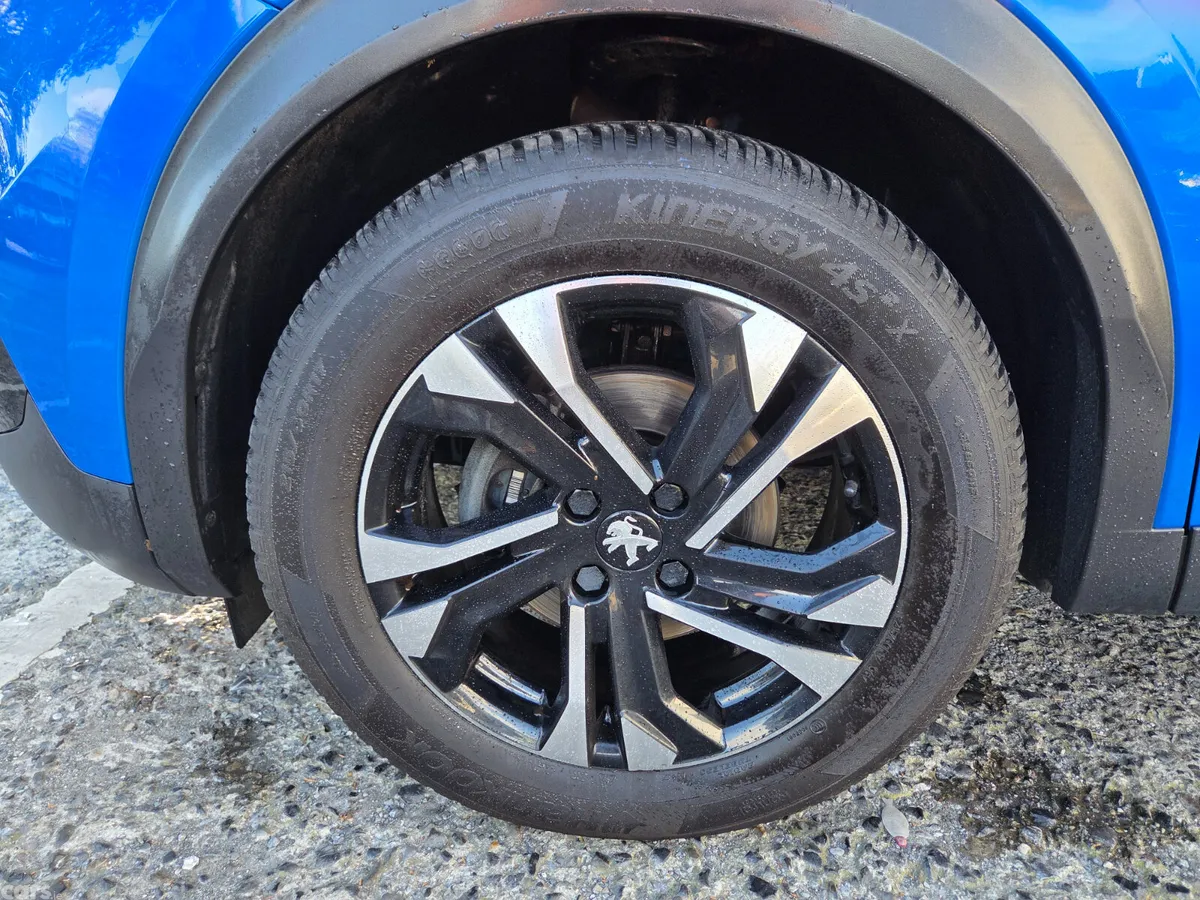 Peugeot 2008 MPV, Petrol, 2022, Blue
