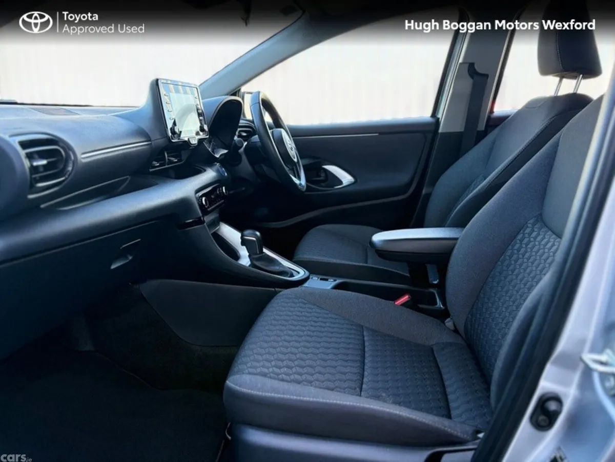 Toyota Yaris Hatchback, Petrol Hybrid, 2023, Grey