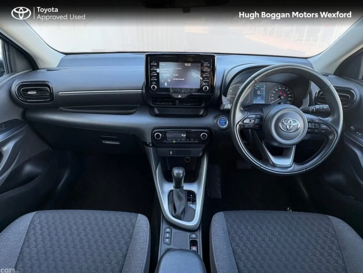 Toyota Yaris Hatchback, Petrol Hybrid, 2023, Grey