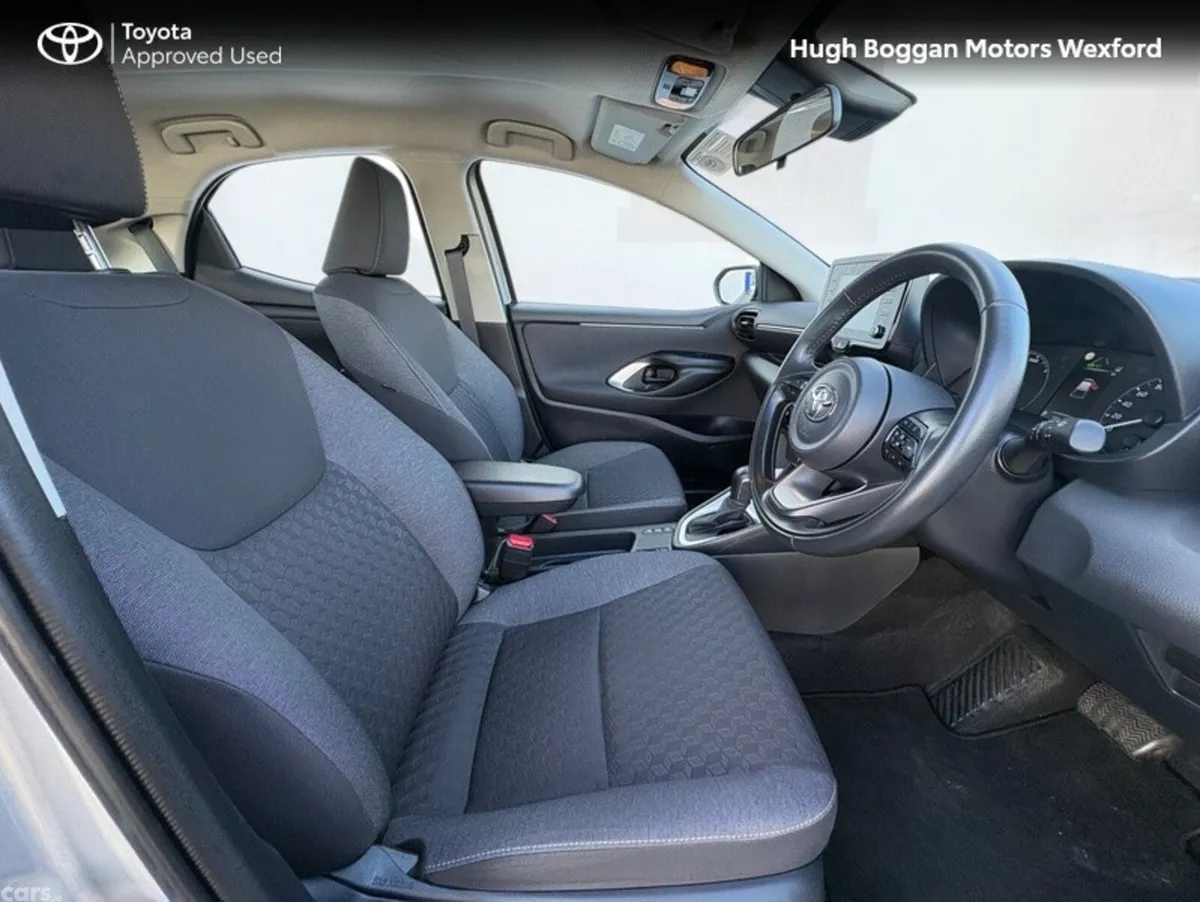 Toyota Yaris Hatchback, Petrol Hybrid, 2023, Grey