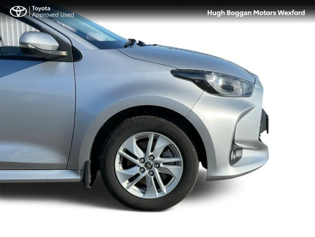 Toyota Yaris Hatchback, Petrol Hybrid, 2023, Grey