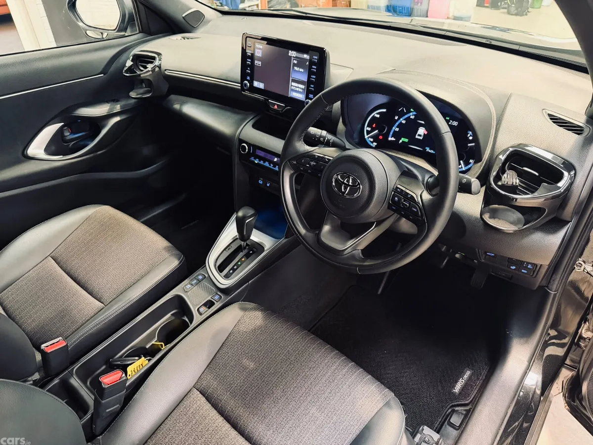 Toyota Yaris Cross SUV, Petrol Hybrid, 2024, Black