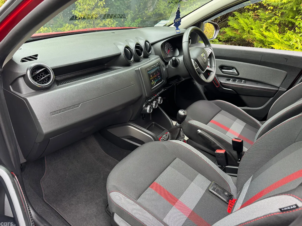 Dacia Duster SUV, Petrol, 2019, Red