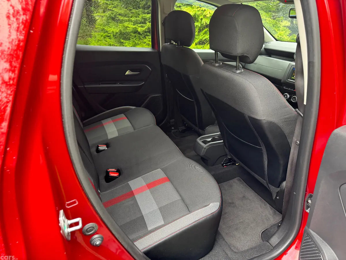 Dacia Duster SUV, Petrol, 2019, Red