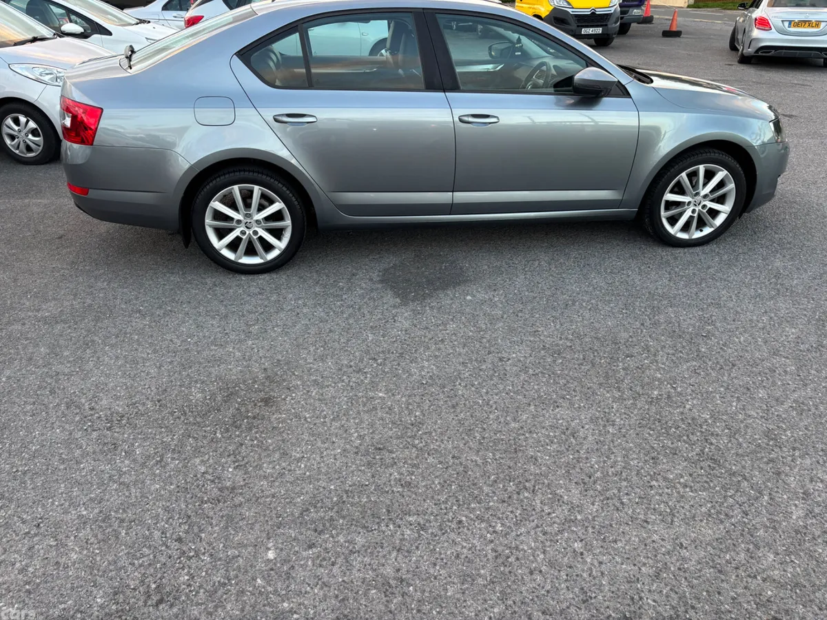 Skoda Octavia Hatchback, Diesel, 2013, Grey