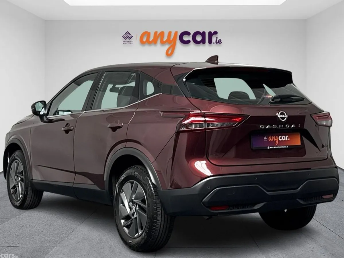 Nissan Qashqai MPV, Petrol, 2024, Red