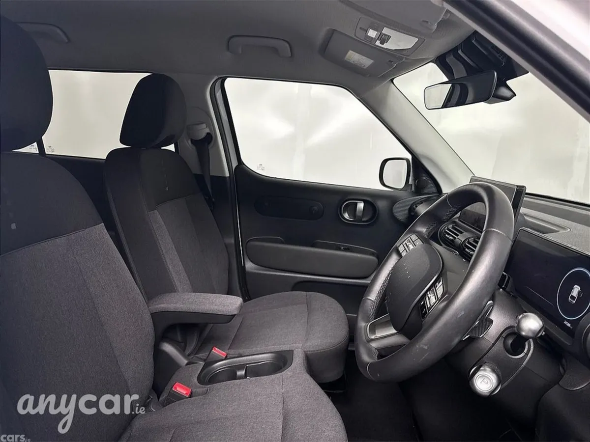 Hyundai INSTER MPV, Electric, 2025, White